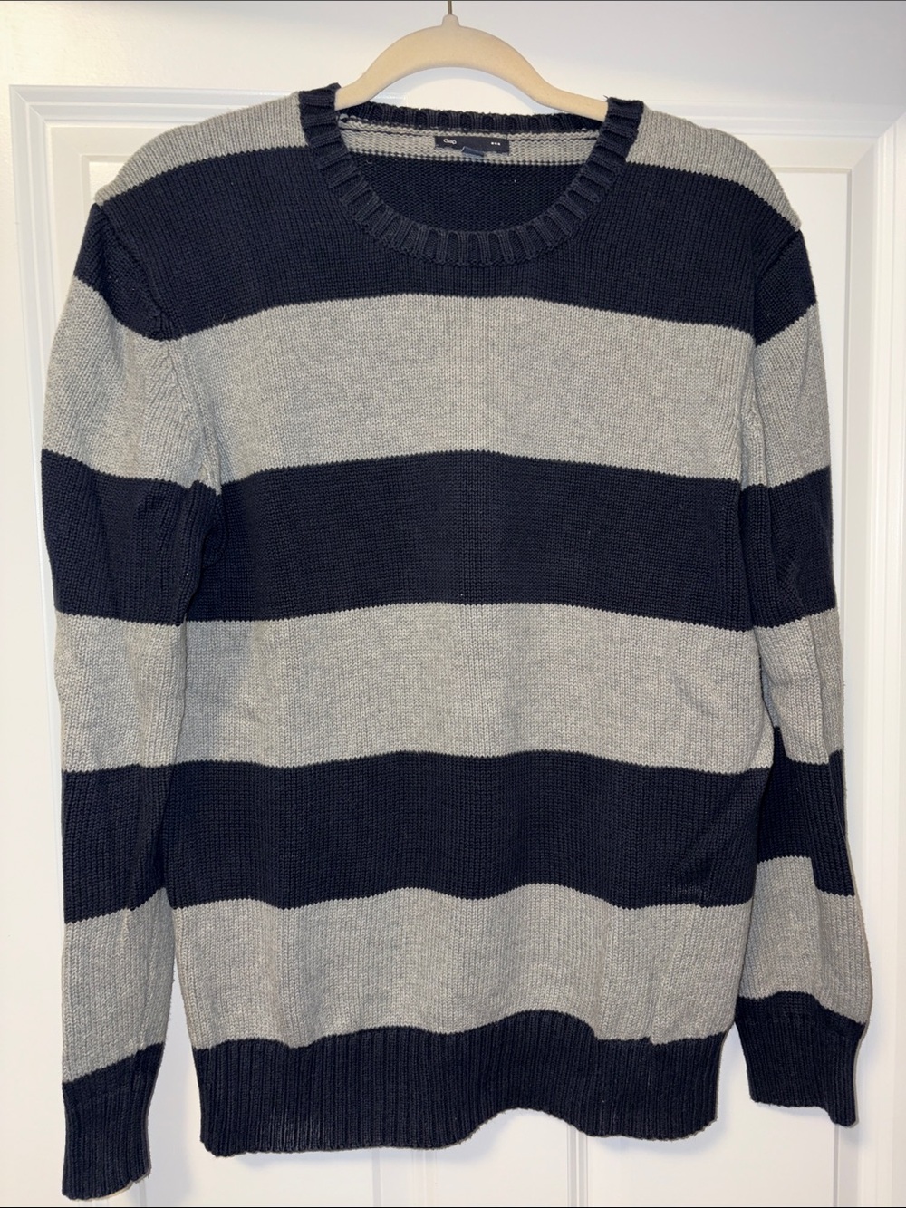 GAP Men's Crewneck Sweater in Navy and Gray Wide Stripes